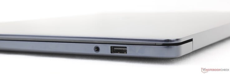 正确写法:3.5 毫米耳机,USB-A 3.2 Gen. 1
