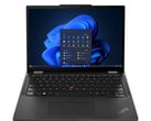 ThinkPad X13 2 合 1 第 5 代配置 41 Wh 电池和黑色顶盖时，重量仅为 1.2 千克。(图片来源：联想）