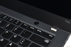 联想ThinkPad T14s G2：指纹识别器集成在电源键上