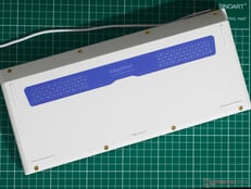 Keychron Q1 HE 8K 底部。