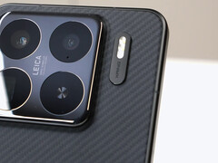 看来小米 15S Pro 的 Xring O1 在安兔兔上与小米 15 Pro 的骁龙 8 精英版不相上下。图为:新手机。(图片来源:卢卫兵)