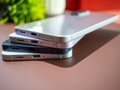 三星 Galaxy A57 的厚度仅为 6.9 毫米。