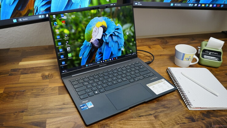 华硕Zenbook 14X UX3404V配备彩色OLED显示屏