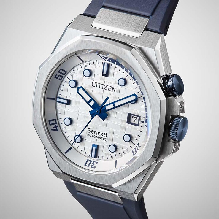 表盘采用纹理丰富的日本棋盘格图案