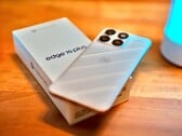 Motorola Edge 70 Plus 的续航表现出色，但在其他方面则显得有所缩水。