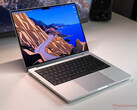 Apple据说目前这一代 MacBook Pro 的续航时间比之前预期的要长几个月，图为 M4 MacBook Pro 14。(图片来源：Notebookcheck）