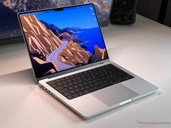 Apple据说目前这一代 MacBook Pro 的续航时间比之前预期的要长几个月，图为 M4 MacBook Pro 14。(图片来源：Notebookcheck）