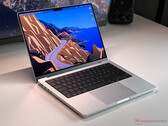 Apple据说目前这一代 MacBook Pro 的续航时间比之前预期的要长几个月，图为 M4 MacBook Pro 14。(图片来源：Notebookcheck）