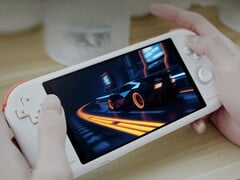 凭借六轴陀螺仪，芒米 Air X 还支持陀螺仪控制。(图片来源：Mangmi）