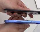 17 Air"（上图）与另一部 iPhone 的对比。(图片来源：Majin Bu via X）