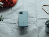 Pixel 5a 是谷歌最后一款接受定期软件更新的非传感器智能手机，图为 Pixel 5。(图片来源：Jonas Elia）