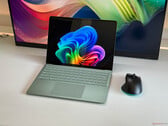 骁龙 X2 Plus 速度快得多——微软 Surface Laptop 13.8 2026 评测