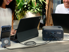 Bluetti Elite 10 配备 128 Wh 电池(图片来源:Bluetti)