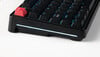 Keychron C3 Pro 8K 侧光为键盘增添了几分个性。(图片来源：Keychron）