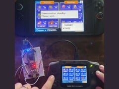 一个将GBA与任天堂Switch 2连接起来的微控制器,使其能够在两者之间传输《宝可梦》
