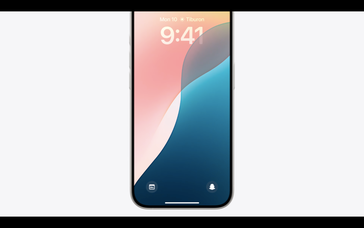 iOS 18 可让你替换锁屏上的默认按钮（图片来自Apple)