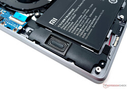 小米NoteBook Pro具有2个2W的立体声扬声器