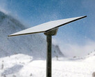 暴风雪中的 Starlink 住宅天线。(图片来源：Starlink）