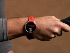 Amazfit 的 Active 2 智能手表（图中圆形）正在接受 6.7.0.1 更新。(图片来源：Amazfit）