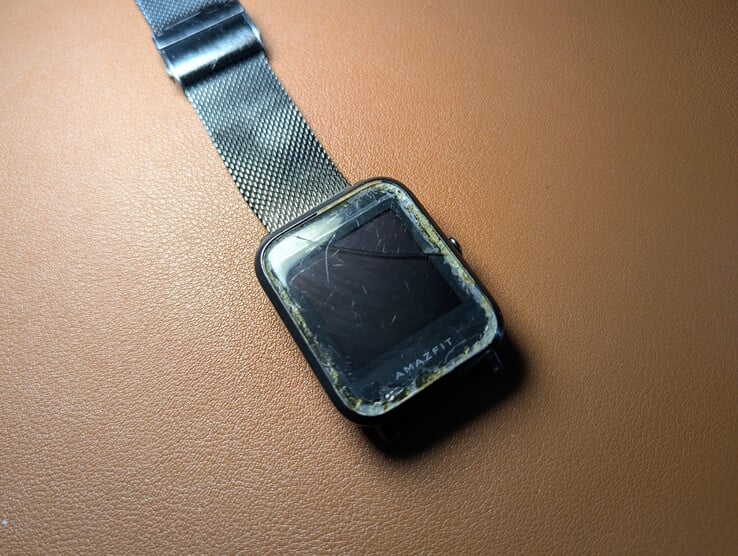 她本来就不漂亮,现在更糟糕了