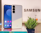 Galaxy S25 FE 采用熟悉的设计语言，显示屏边框相对较薄。（图片来源：Notebookcheck）