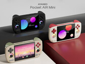 Pocket AIR Mini 将比竞争对手 Anbernic RG476H 略小。(图片来源：Ayaneo - 已编辑）