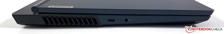 左侧。USB-C 3.2 Gen.2（DisplayPort 1.4），3.5毫米音频
