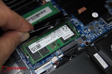 2 个 DDR5 内存插槽