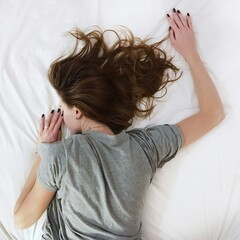 正在熟睡的拍摄对象（图片来源：Vladislav Muslakov/Unsplash）