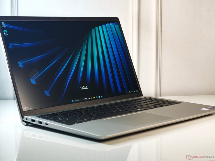 戴尔 15 D15260 (2026)