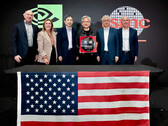 台积电在美国生产的首批 Blackwell AI 芯片晶圆。(图片来源：英伟达）