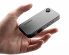 极为小巧的 Bluefox NX1 配备的屏幕对角线尺寸仅为 4 英寸。(图片来源：Bluefox）