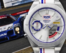 卡西欧的 Edifice x Nismo ECB-S10NIS-7A 是一款限量版手表。(图片来源：卡西欧）