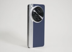 泄露的 OPPO Find N3 设计图。(图片来源:蔡祖轩微博)