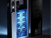 山灵的UA6 II采用了八颗Cirrus Logic DAC芯片，为平衡式耳机系统提供高保真音质。