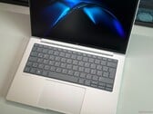 电池续航表现卓越的14英寸商务笔记本电脑——HP EliteBook 8 G2a 14 AI 评测
