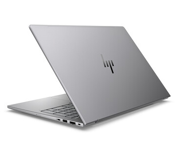 惠普仍然设法在相对较薄的 ZBook 8 工作站笔记本电脑中加入了一个 RJ-45 端口。(图片来源：惠普）