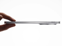 Apple据传,Oppo 的首款可折叠 iPhone 比图中的 Oppo Find N5 稍厚。(图片来源:Oppo)