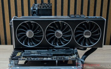 XFX Speedster MERC 310 Radeon RX 7900 XTX Black Edition 在噪音水平测量过程中