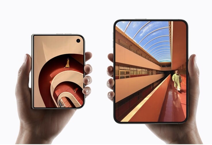 Apple iPhone Duo 展开后配备一块 7.6 英寸的超大屏幕。