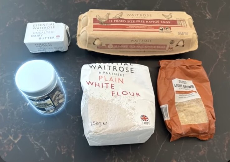 经过修改的 Mrwhosetheboss 上传给人工智能聊天机器人的 5 种配料图片，其中突出显示了一罐蘑菇（图片来源：Mrwhosetheboss；已裁剪）