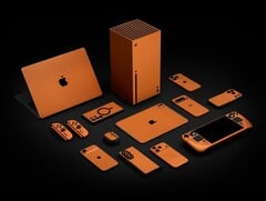 Dbrand Cosmic Orange 皮肤适用于多种设备。(图片来源：Dbrand）