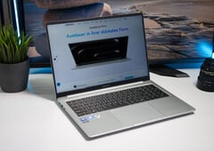 搭载英特尔酷睿Ultra 9处理器和99.9 Wh电池的Geekom GeekBook M16
