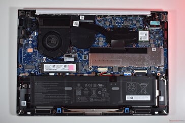 HP EliteBook 8 G1a 14：内部结构