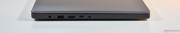 左侧充电端口、USB-A 3.2 Gen 1、HDMI、USB-C 3.2 Gen 1（包括 PD/DP）、3.5 毫米音频接口