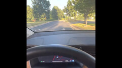 特斯拉FSD儿童测试(图片:Carmine's/YouTube)。