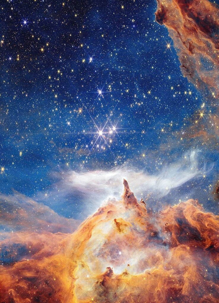 韦伯在距离地球约 5500 光年的天蝎座年轻星团 Pismis 24 中捕捉到了恒星诞生的闪亮场景。 图片来源：NASA、ESA、CSA 和 STScI
