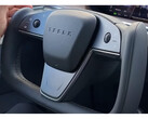 特斯拉为 Model S 和 Model X 提供新的 Yoke 方向盘（图片：特斯拉 / @dkrasniy, X-App）