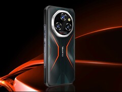 作为一款坚固耐用的智能手机，WP55 Pro 的机身相对小巧（图片来源：Oukitel）