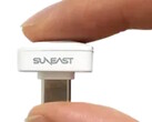 Suneast 推出可一直连接到智能手机、平板电脑或笔记本电脑的 USB-C 闪存盘。(图片来源：Suneast）